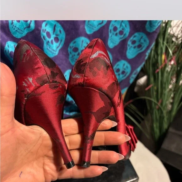 White House Black Market Red Satin Heels with Floral Detail - Picture 7 of 7